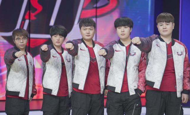 纵观榜单前 纵观榜单前